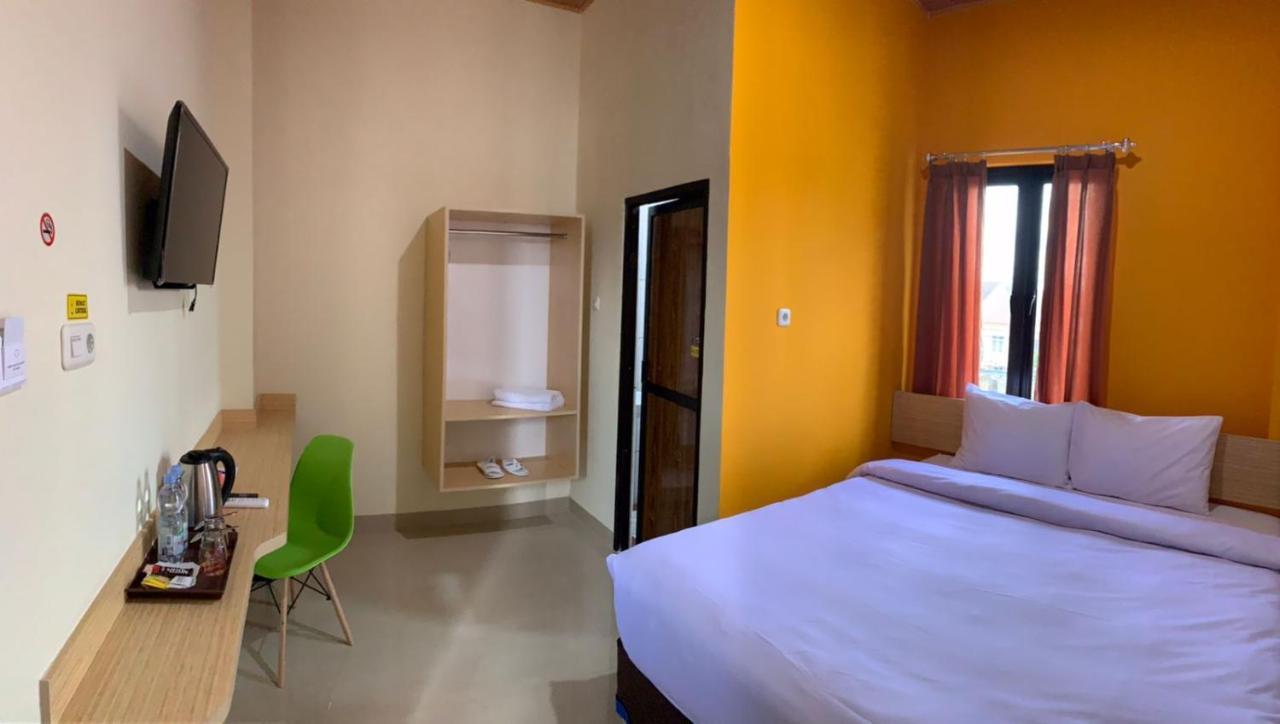 Hotel Sriwijaya 99 Palembang Dış mekan fotoğraf